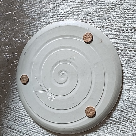 Balfour Stoneware Pot Holder - Picture 3 of 7